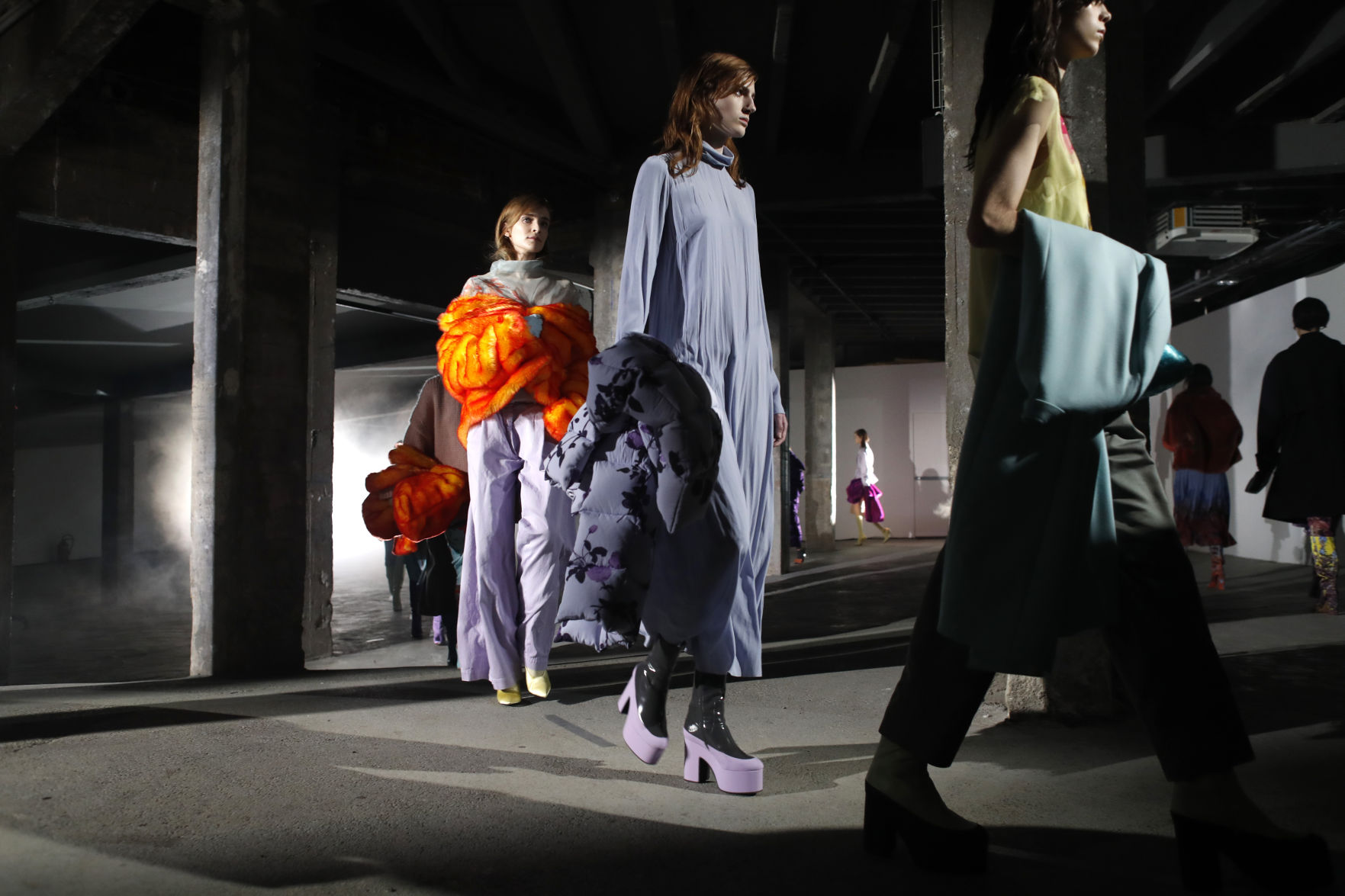 Paris Fashion 2019 F/W Van Noten